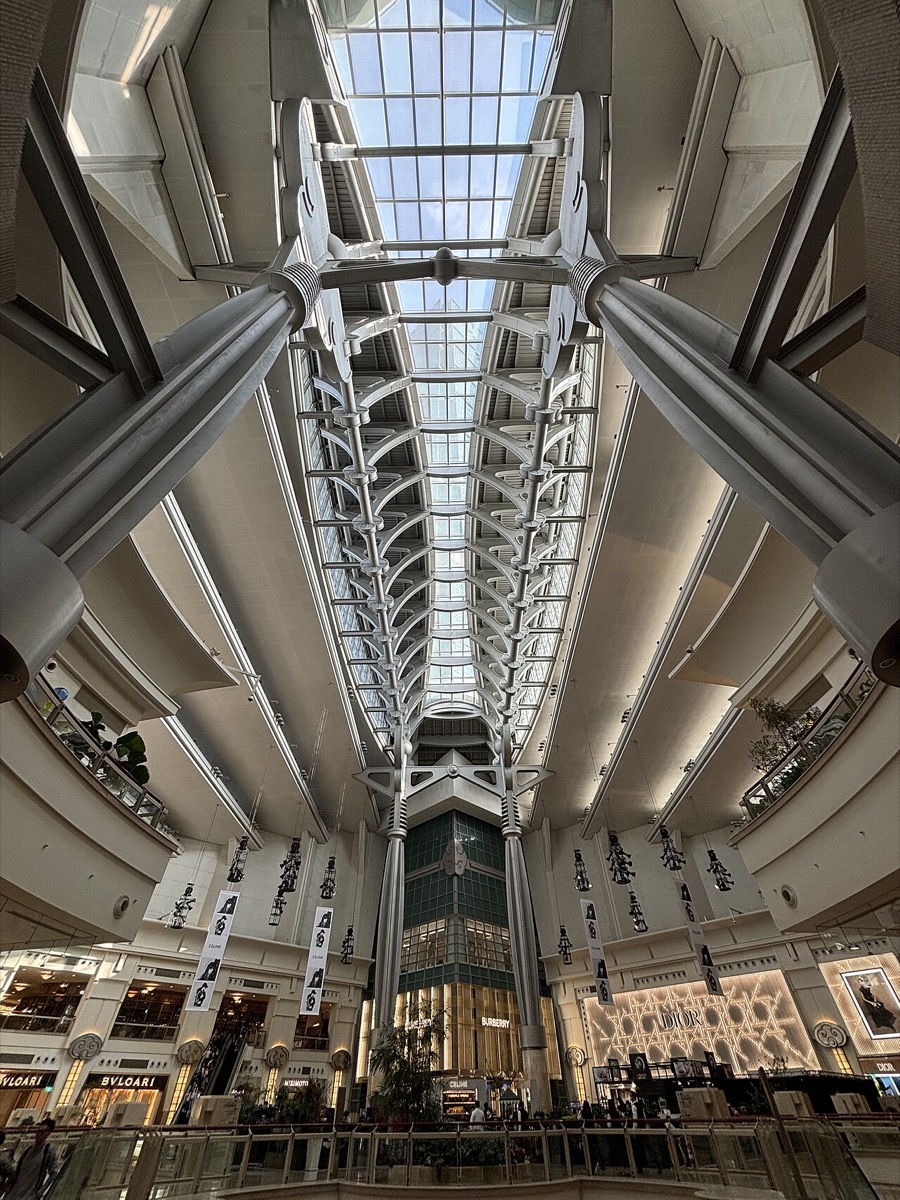 2026台湾买表攻略：台北101、退税流程及跨市场比价全指南